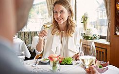  Der Preis ab 243,00 € gilt 
 pro Person im DZ 
 f&uuml;r 2 &Uuml;bernachtungen. 