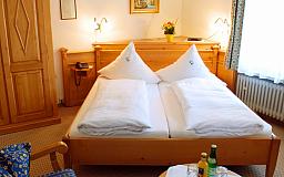 Doppelzimmer - Bodensee-Resort Storchen - Hotel-Restaurant-SPA Wellness in 88690 Uhldingen - Mühlhofen