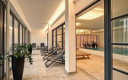 Indoorpool mit Massagedsen - Romantik Hotel Hirschen in 92331 Parsberg