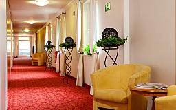 Gang zu den Zimmern - Wunsch Hotel Mürz - Natural Health Spa in 94072 Bad Füssing