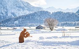 Blick in das verschneite Panorama - SCHÜLES Gesundheitsresort und Spa in 87561 Oberstdorf