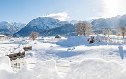 Garten im Winter - SCHÜLES Gesundheitsresort und Spa in 87561 Oberstdorf
