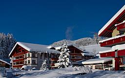 Außenansicht Winter - Königshof Hotel Resort in 87534 Oberstaufen-Weißach